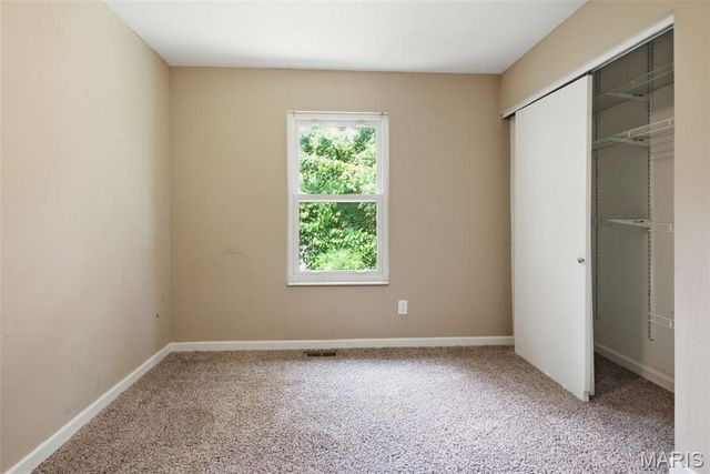 415 Hentschel Place, St Louis, MO 63135