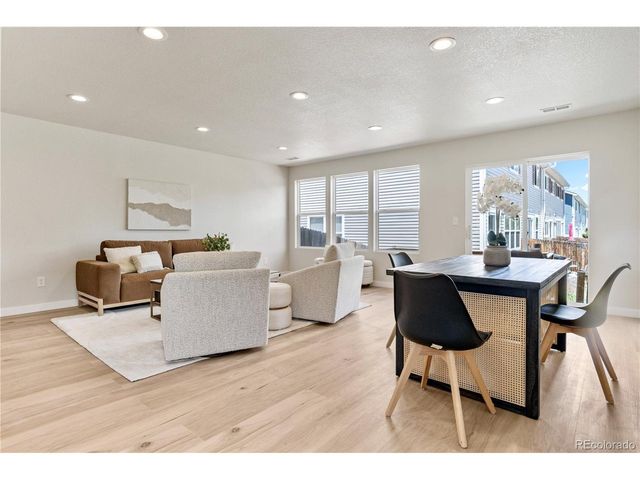 7810 S Kittredge Cir, Englewood, CO 80112