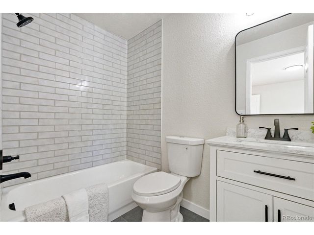 7810 S Kittredge Cir, Englewood, CO 80112