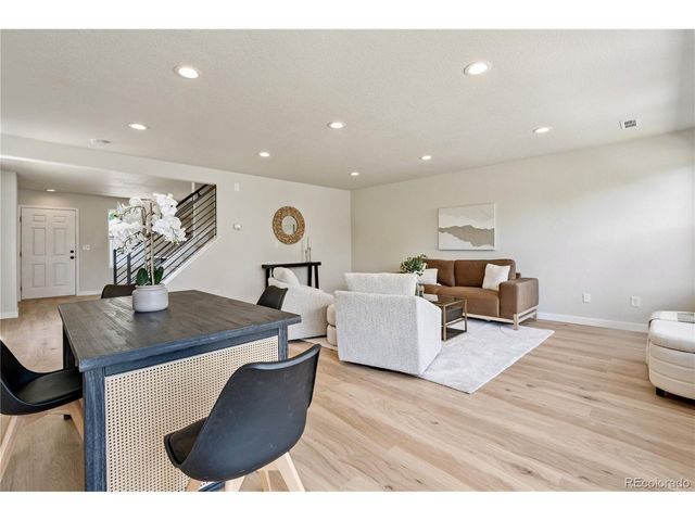 7810 S Kittredge Cir, Englewood, CO 80112