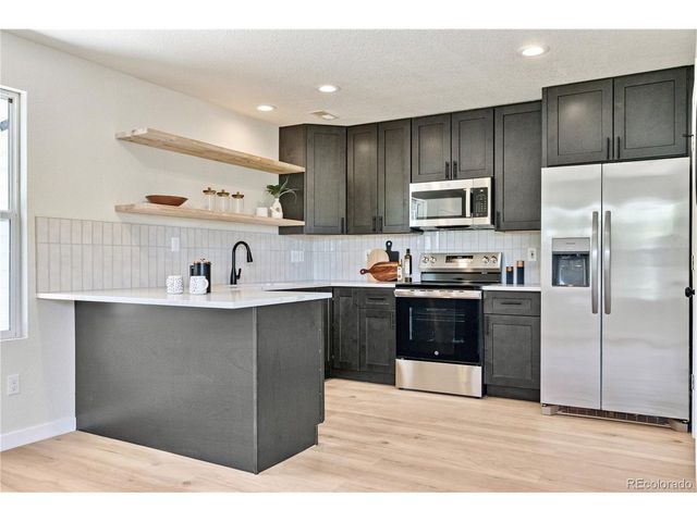 7810 S Kittredge Cir, Englewood, CO 80112