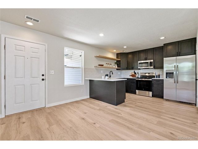 7810 S Kittredge Cir, Englewood, CO 80112