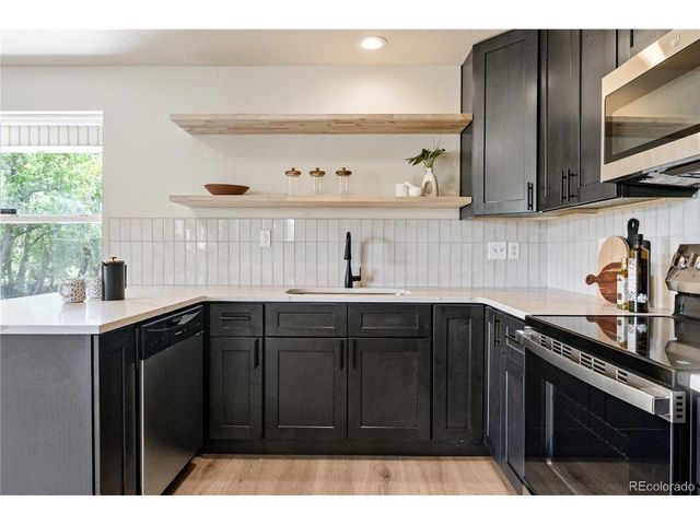 7810 S Kittredge Cir, Englewood, CO 80112