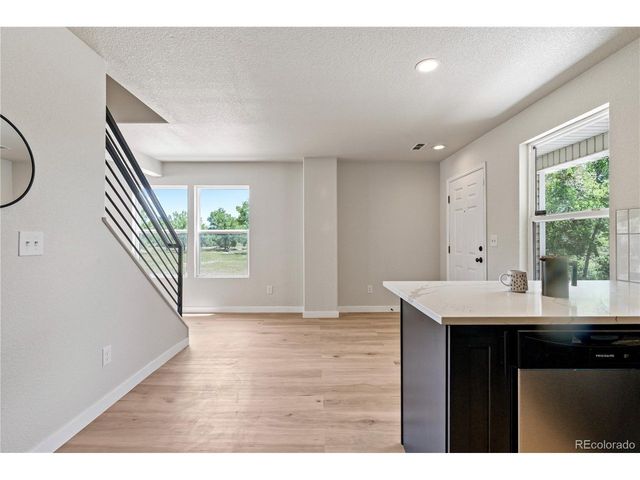 7810 S Kittredge Cir, Englewood, CO 80112