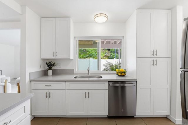 1089 Woodlake Drive, Cardiff By The Sea, CA 92007