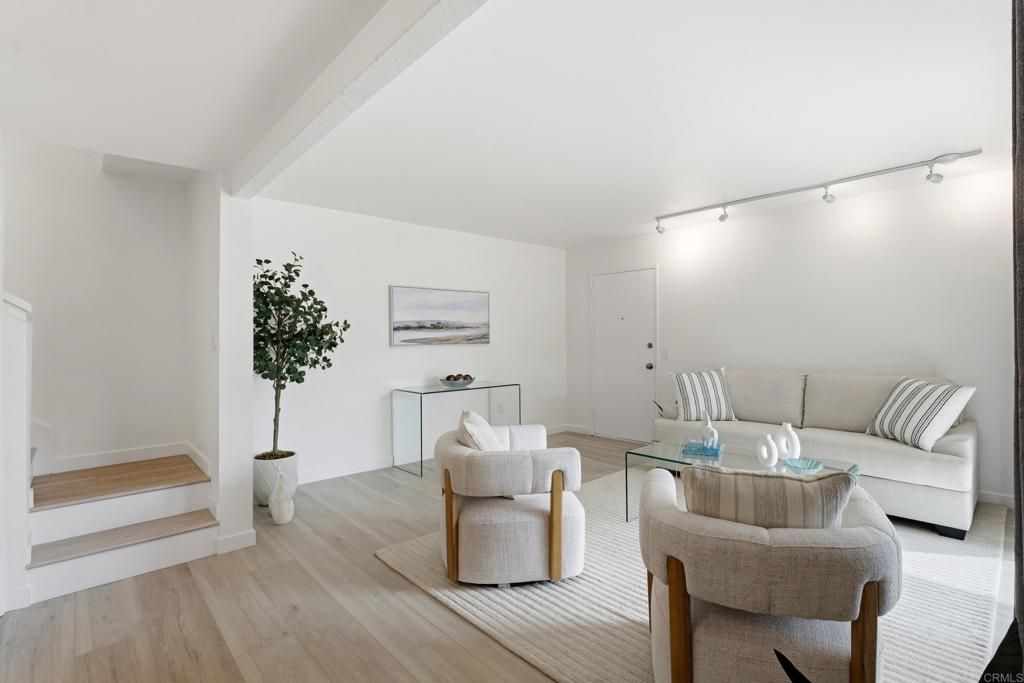 1089 Woodlake Drive, Cardiff By The Sea, CA 92007