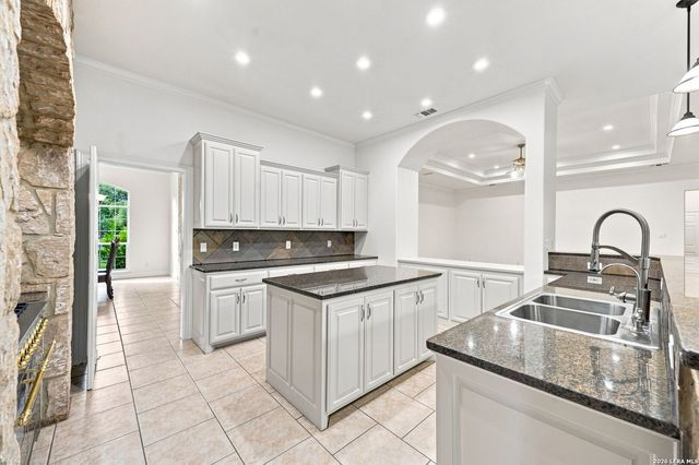23369 ANGOSTURA BLVD, San Antonio, TX 78261