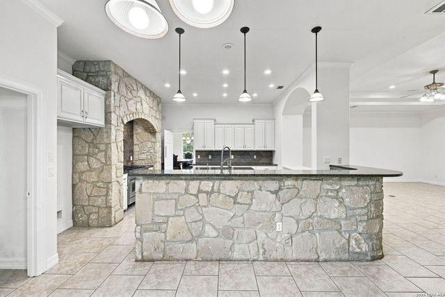 23369 ANGOSTURA BLVD, San Antonio, TX 78261