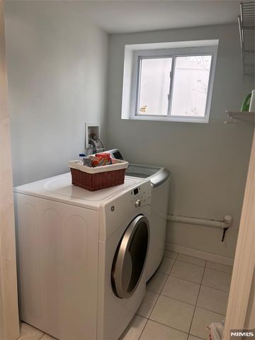 487 Steinway Road, Saddle Brook, NJ 07663