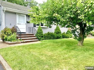 487 Steinway Road, Saddle Brook, NJ 07663