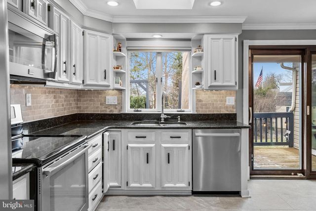 2407 RIVERTON RD, Cinnaminson, NJ 08077