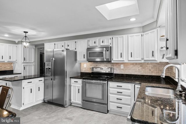 2407 RIVERTON RD, Cinnaminson, NJ 08077