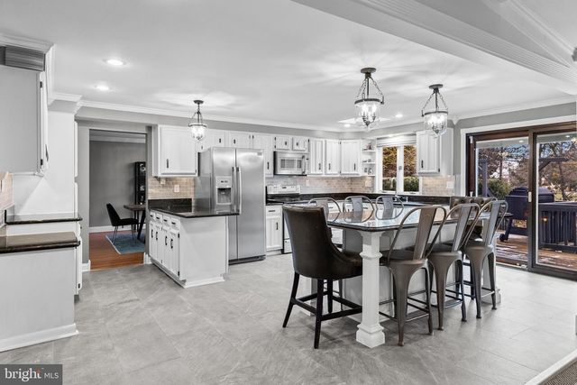 2407 RIVERTON RD, Cinnaminson, NJ 08077