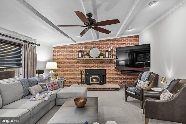 2407 RIVERTON RD, Cinnaminson, NJ 08077