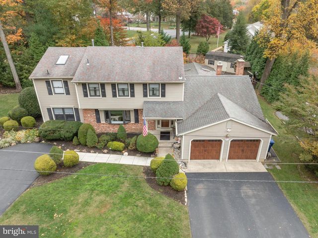 2407 RIVERTON RD, Cinnaminson, NJ 08077