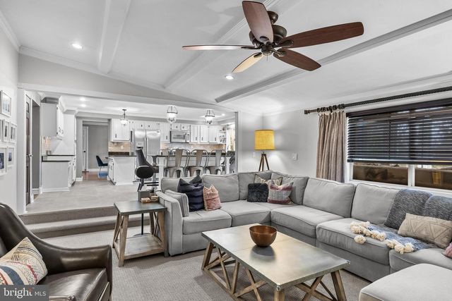 2407 RIVERTON RD, Cinnaminson, NJ 08077