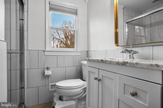 2407 RIVERTON RD, Cinnaminson, NJ 08077