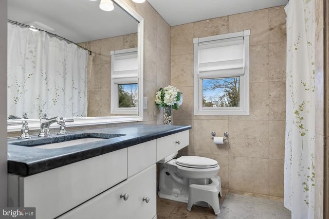 2407 RIVERTON RD, Cinnaminson, NJ 08077