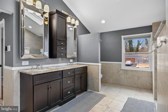 2407 RIVERTON RD, Cinnaminson, NJ 08077