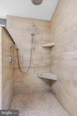 2407 RIVERTON RD, Cinnaminson, NJ 08077