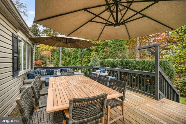 2407 RIVERTON RD, Cinnaminson, NJ 08077