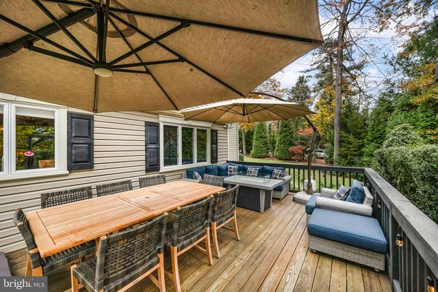 2407 RIVERTON RD, Cinnaminson, NJ 08077