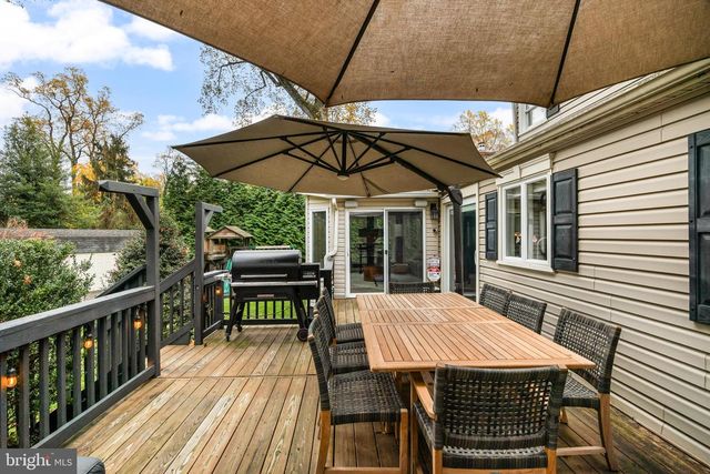 2407 RIVERTON RD, Cinnaminson, NJ 08077