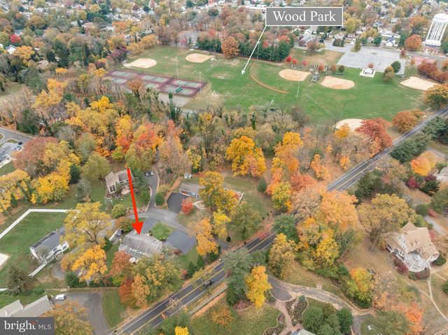 2407 RIVERTON RD, Cinnaminson, NJ 08077