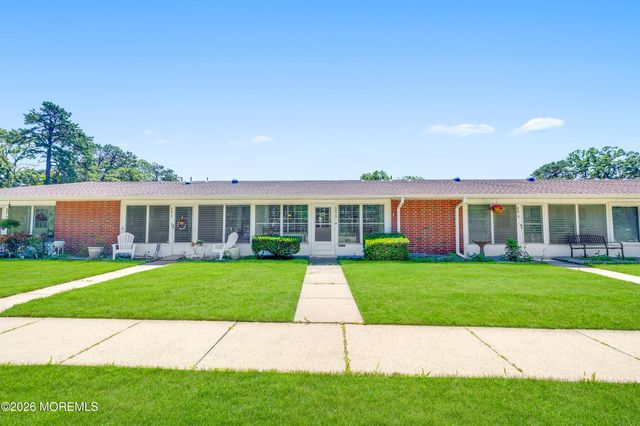 666 Plymouth Drive C, Lakewood, NJ 08701