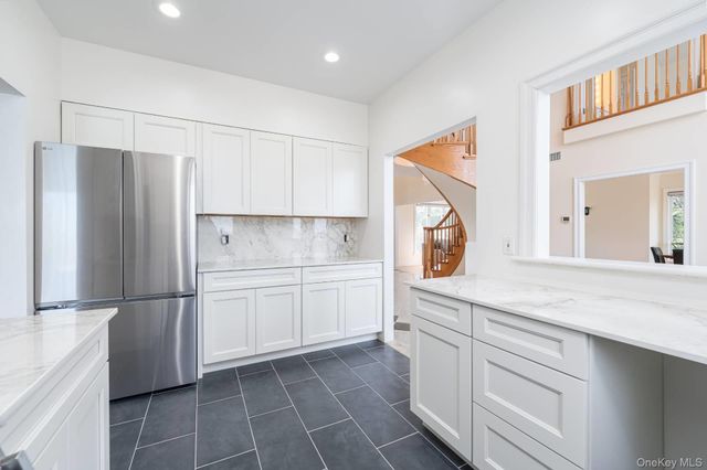 16125 Soundview Avenue, Southold, NY 11971