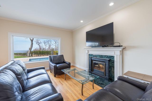 16125 Soundview Avenue, Southold, NY 11971