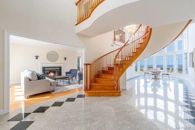 16125 Soundview Avenue, Southold, NY 11971