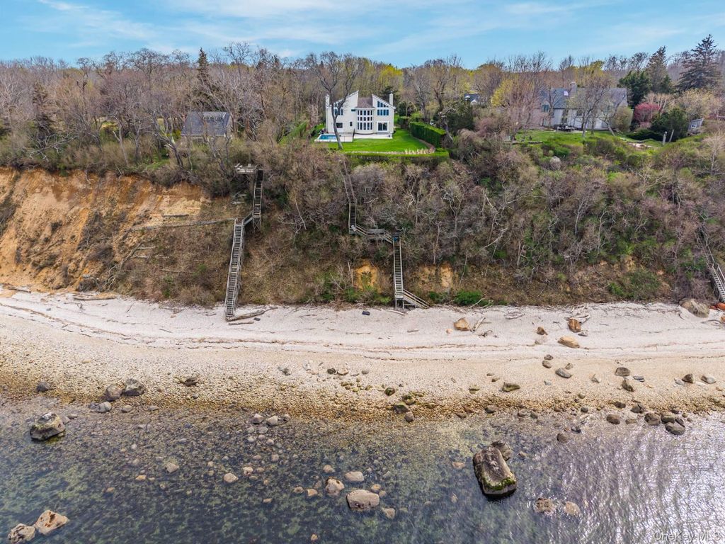 16125 Soundview Avenue, Southold, NY 11971