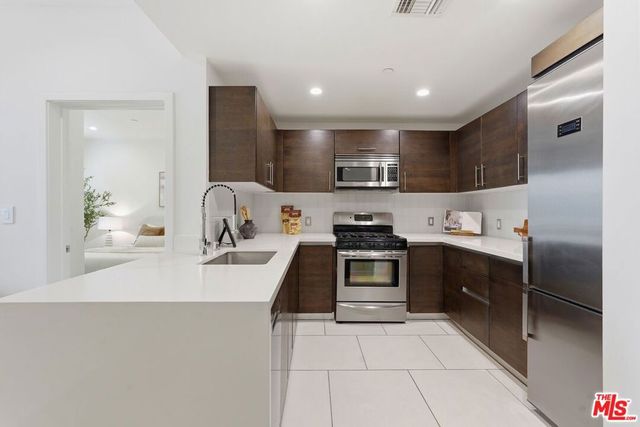 1700 Sawtelle Boulevard 219, Los Angeles, CA 90025