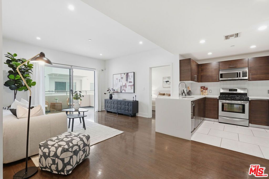 1700 Sawtelle Boulevard 219, Los Angeles, CA 90025
