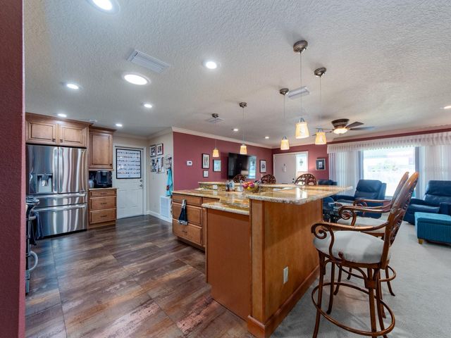 9227 143RD STREET, Seminole, FL 33776