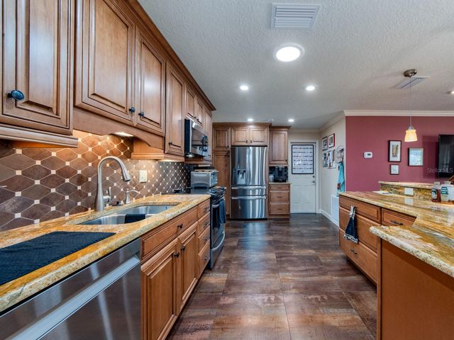 9227 143RD STREET, Seminole, FL 33776