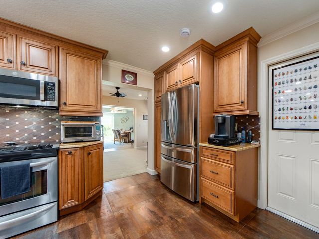 9227 143RD STREET, Seminole, FL 33776