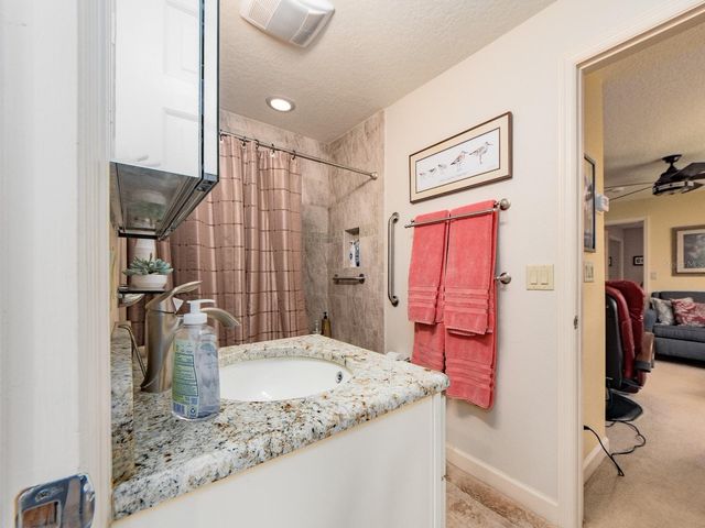 9227 143RD STREET, Seminole, FL 33776