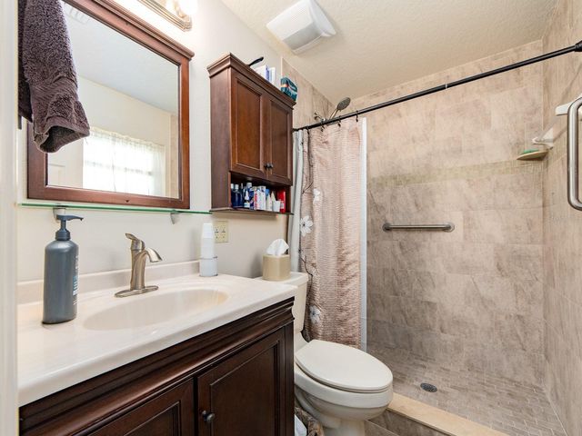 9227 143RD STREET, Seminole, FL 33776