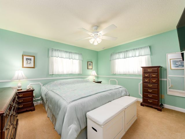 9227 143RD STREET, Seminole, FL 33776