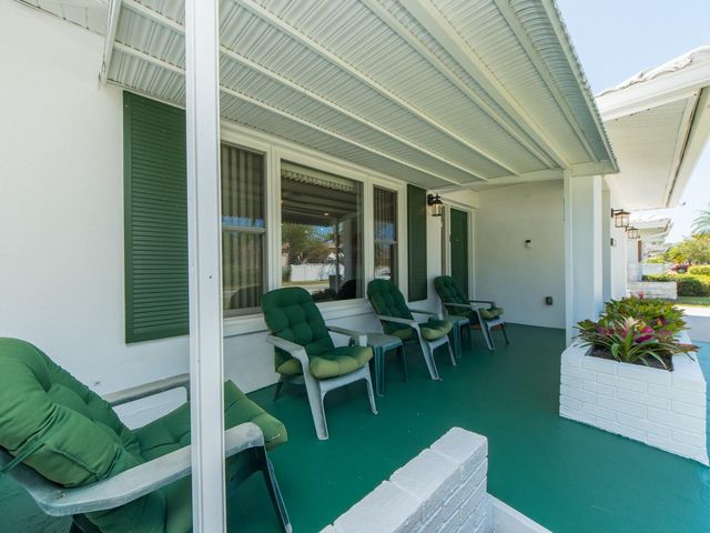 9227 143RD STREET, Seminole, FL 33776