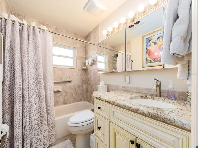 9227 143RD STREET, Seminole, FL 33776
