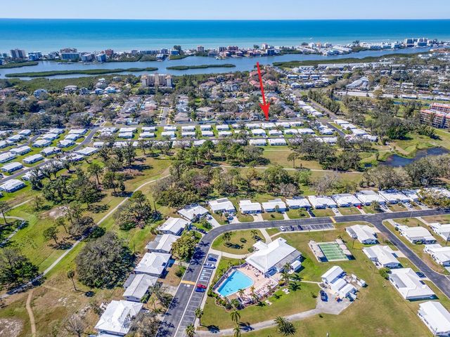 9227 143RD STREET, Seminole, FL 33776