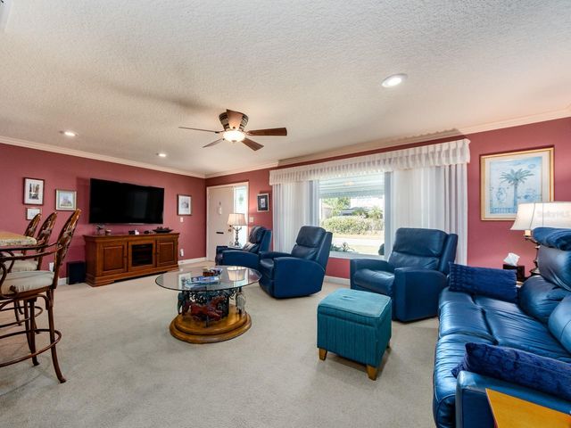 9227 143RD STREET, Seminole, FL 33776