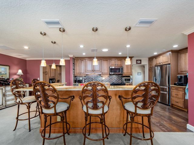 9227 143RD STREET, Seminole, FL 33776