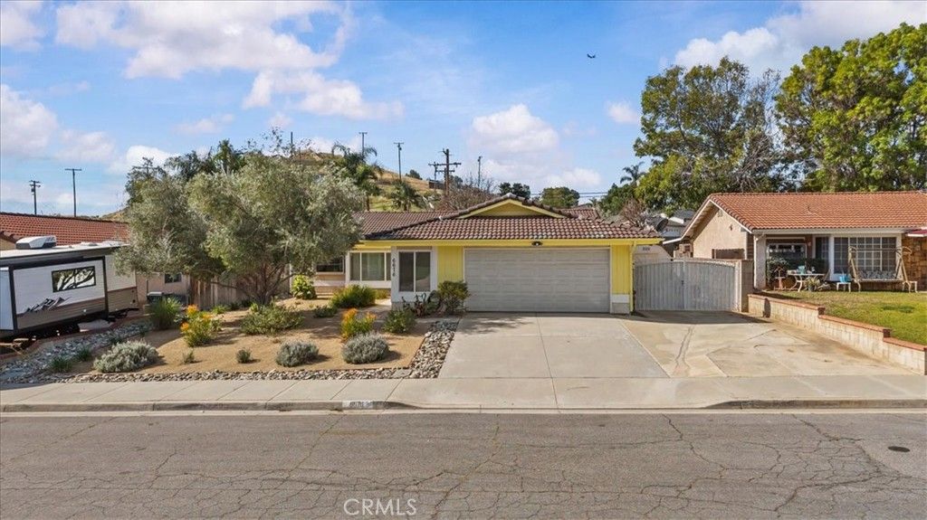 6676 Coloma Way, Jurupa Valley, CA 92509