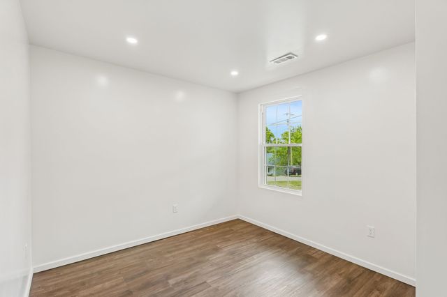 330 W Washington St, Pulaski, TN 38478