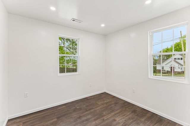 330 W Washington St, Pulaski, TN 38478