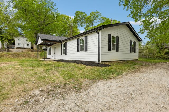 330 W Washington St, Pulaski, TN 38478